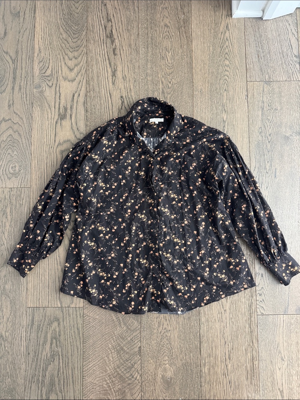 ANN MASHBURN Black Floral Button-Down Shirt with Peach Accent